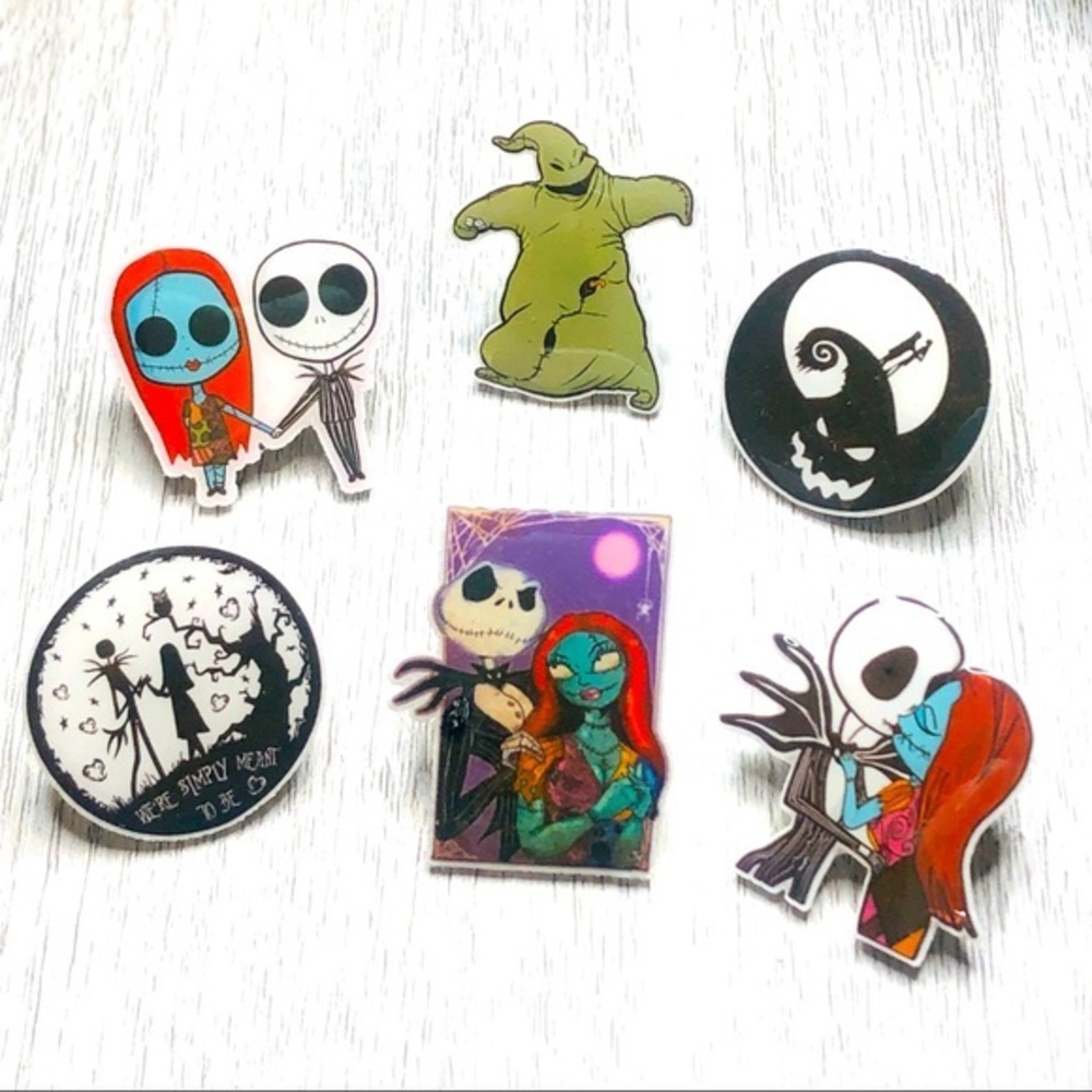 The Nightmare Before Christmas 6 Piece /Plastic/Enamel Pin Set [PRICE FIRM]